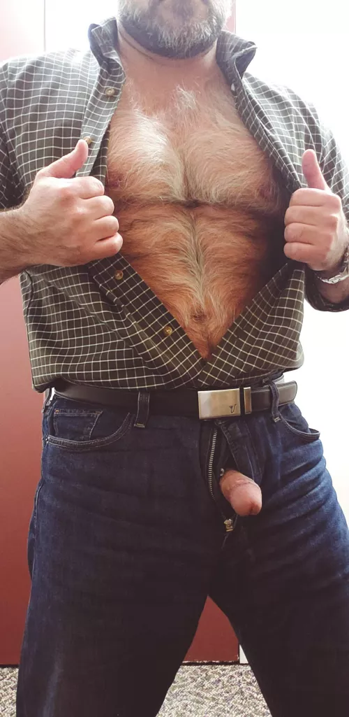 This is what your supervisor gets into in the office when you've taken the day off 😏 [42]