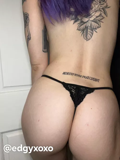Tiny little thong 🥵