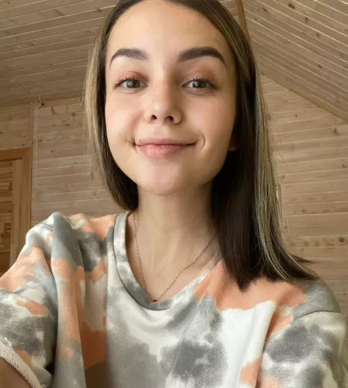 Upvote if you want to see me completely naked 🙈