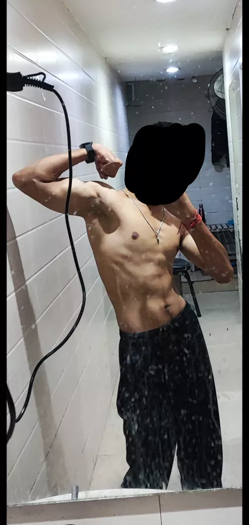 What are you thinking girls 😚