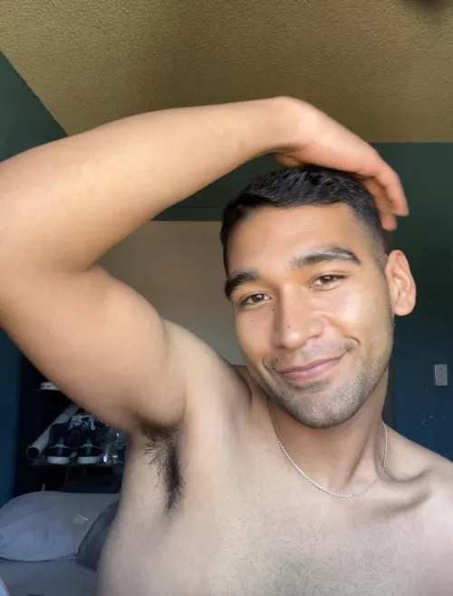 who licking & who sniffing ?