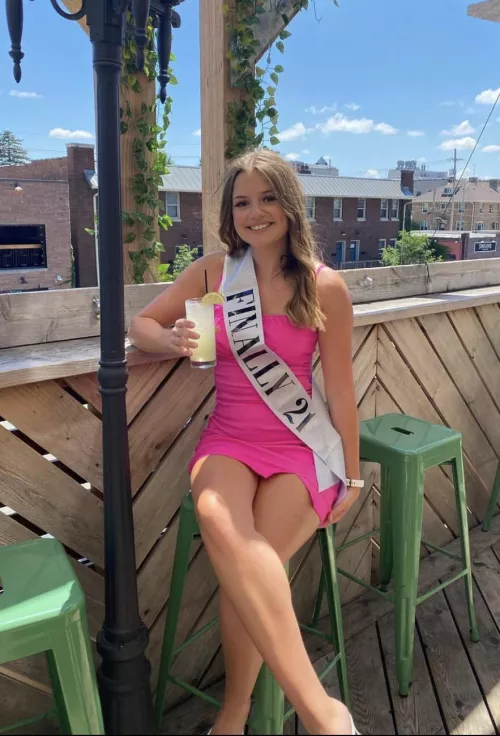 Who wants to breed my hott cousin in front of me?