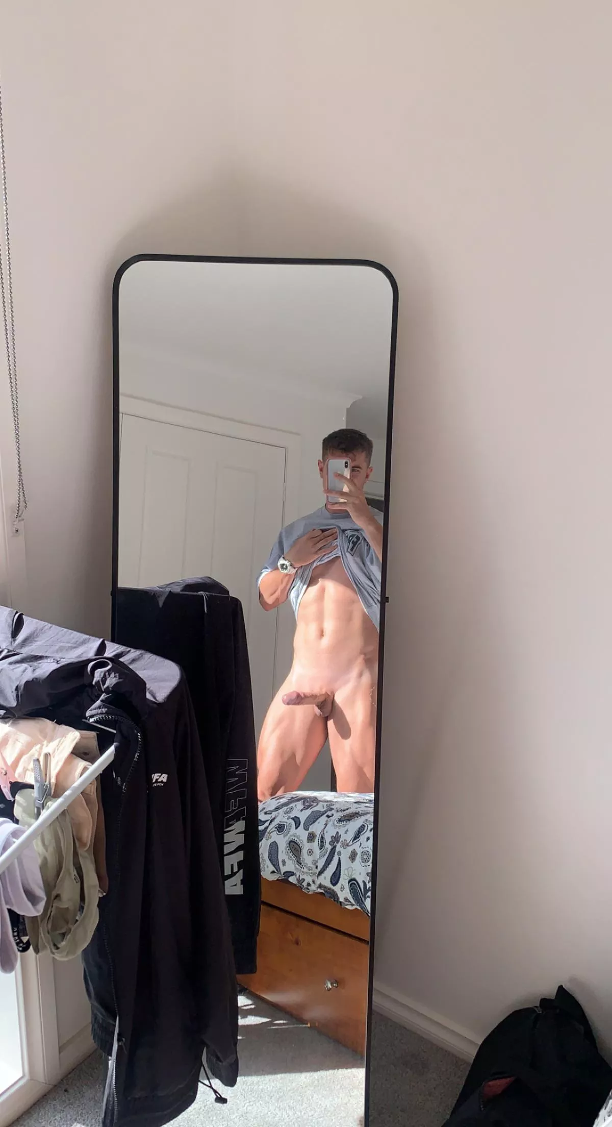 [24] The more you zoom in the better it gets