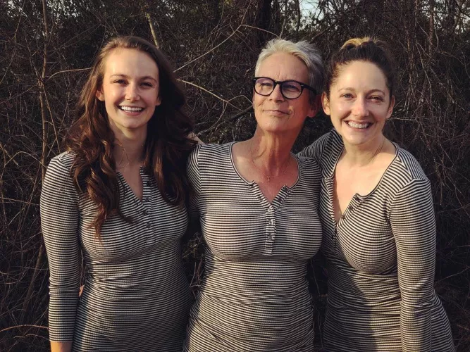 3 generations of tits: Andi Matichak, Jamie Lee Curtis, Judy Greer