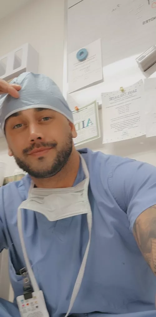 32 6'4 medical worker