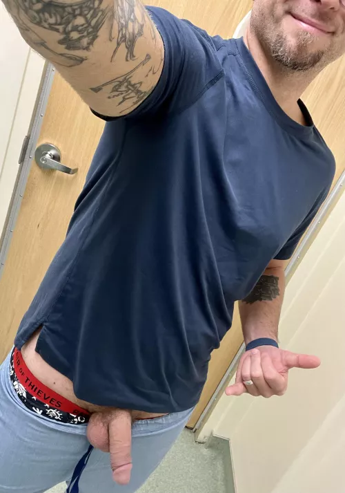 [38] Hangin’ loose and full o’ juice. 🤣🤙🏼