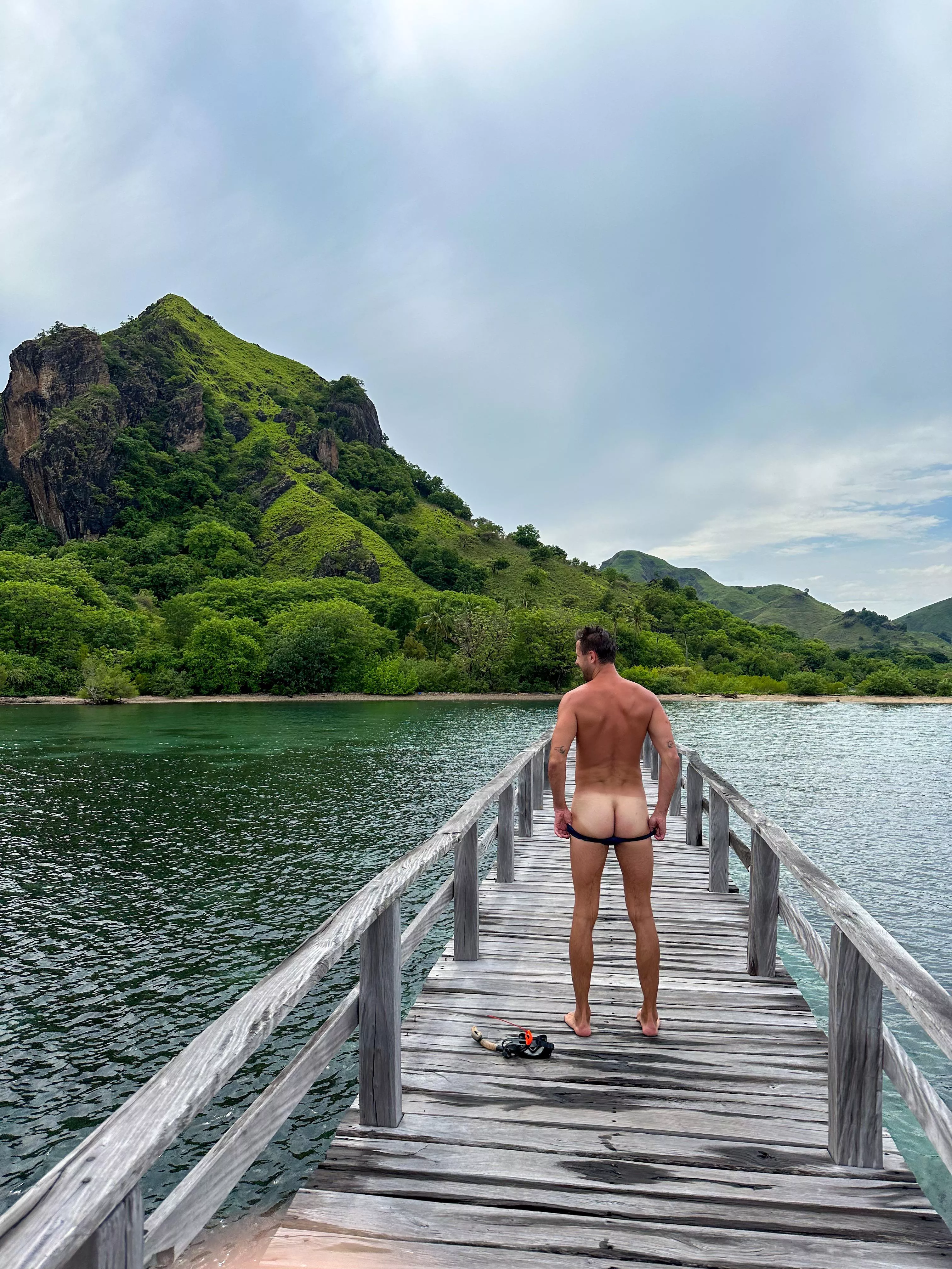 A wild gaymer appeared on the mole. Attack or flee?