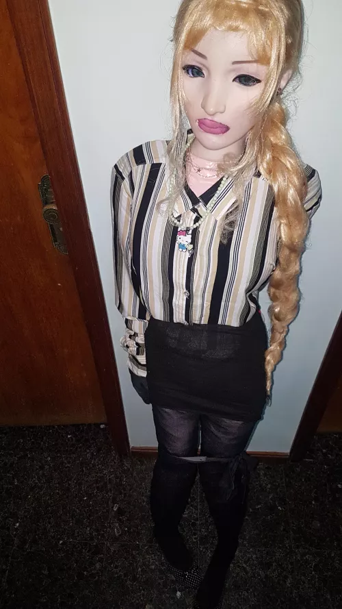 Ai Sexdoll Ready for her first work at the Local Sexshop!