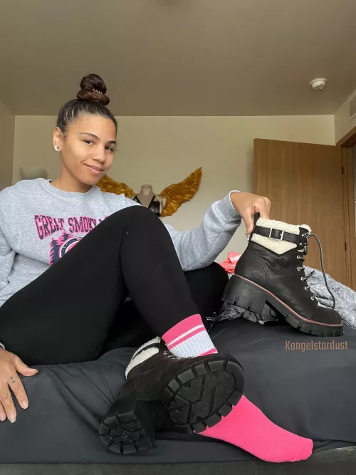 Black Friday is the perfect occasion for your face to meet the bottom of my boots!!