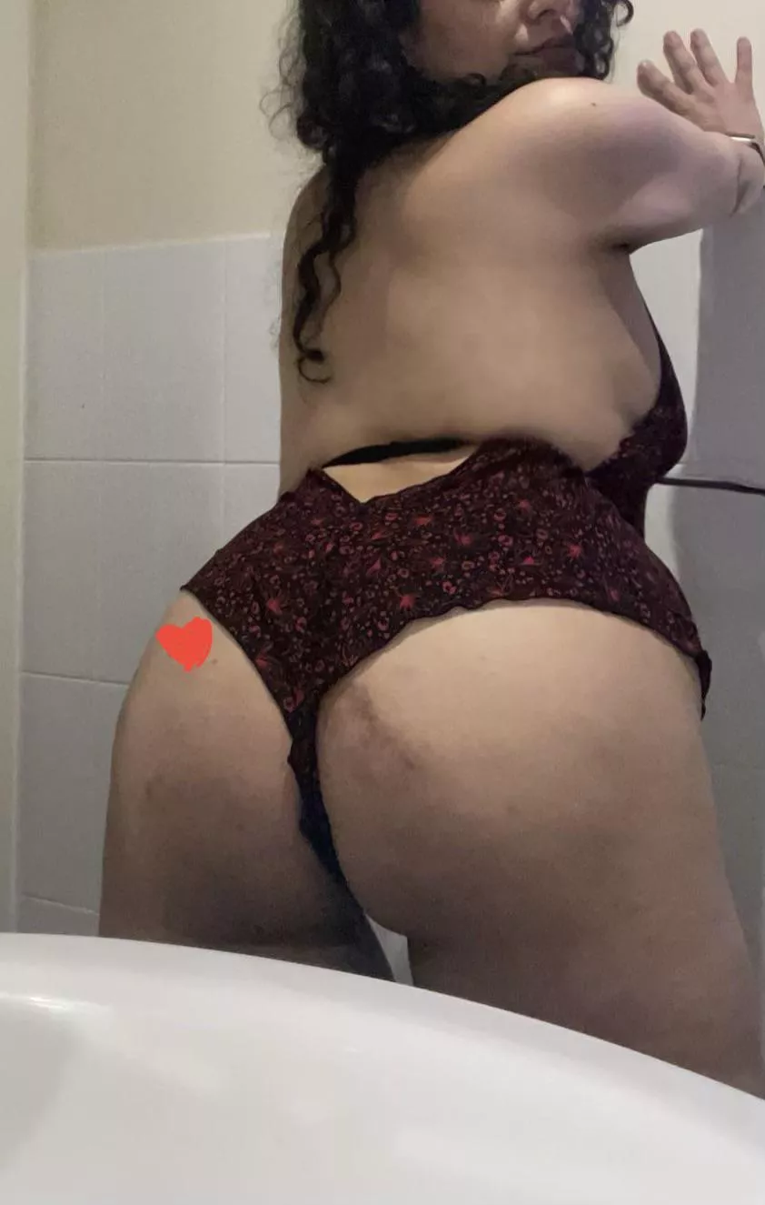 Black Friday means new pyjamas 😇 ps: I think my ass was made for bruises 🥺