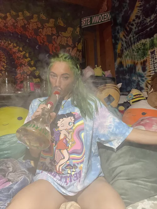 bongs or joints? ✨