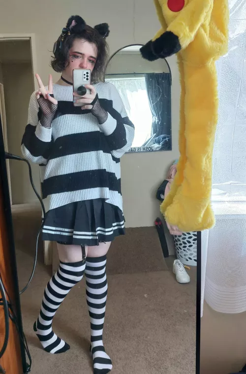 Can a stripey Catboi get some headpats ?