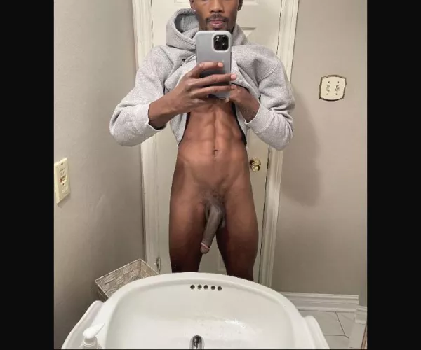 Can you make me hard ladies ;) 🇯🇲