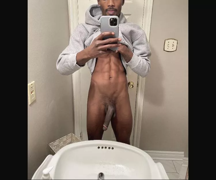 Can you make me hard ladies ;) 🇯🇲