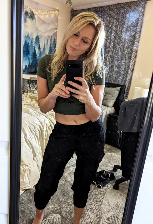 Crop tops and joggers are my jam