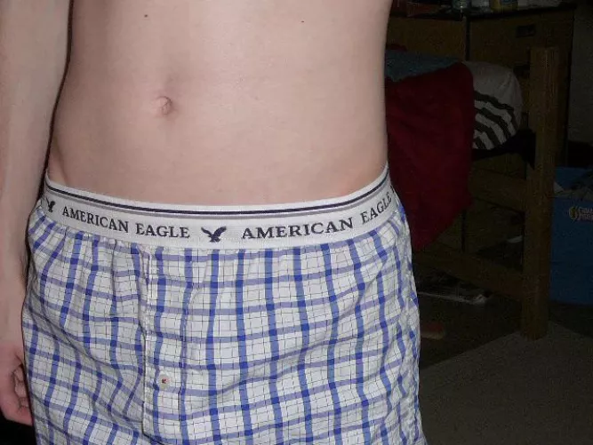 Dorm room pic from many years ago. Anyone have these back then?