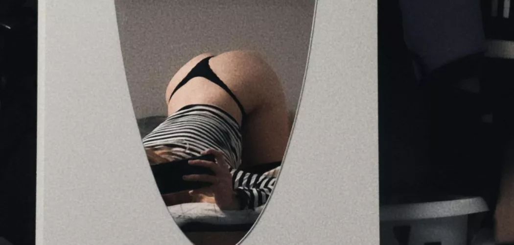 eat me while I am on my knees