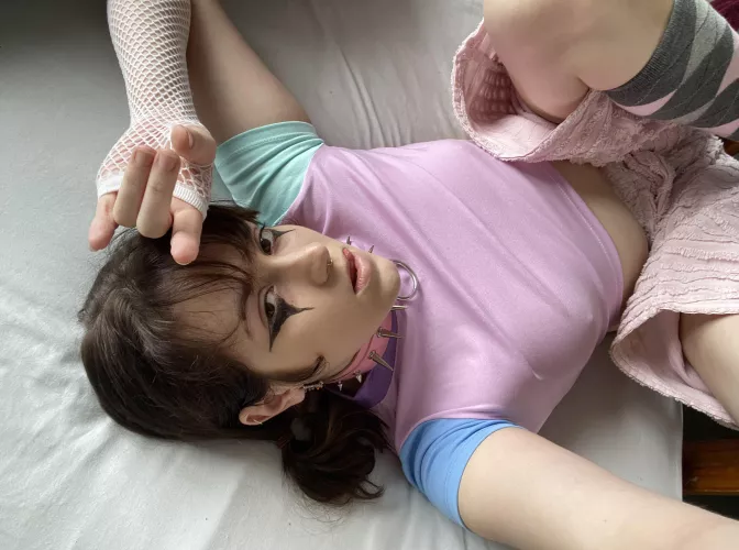 F18 no need for a bra with this outfit 🖤💞💦