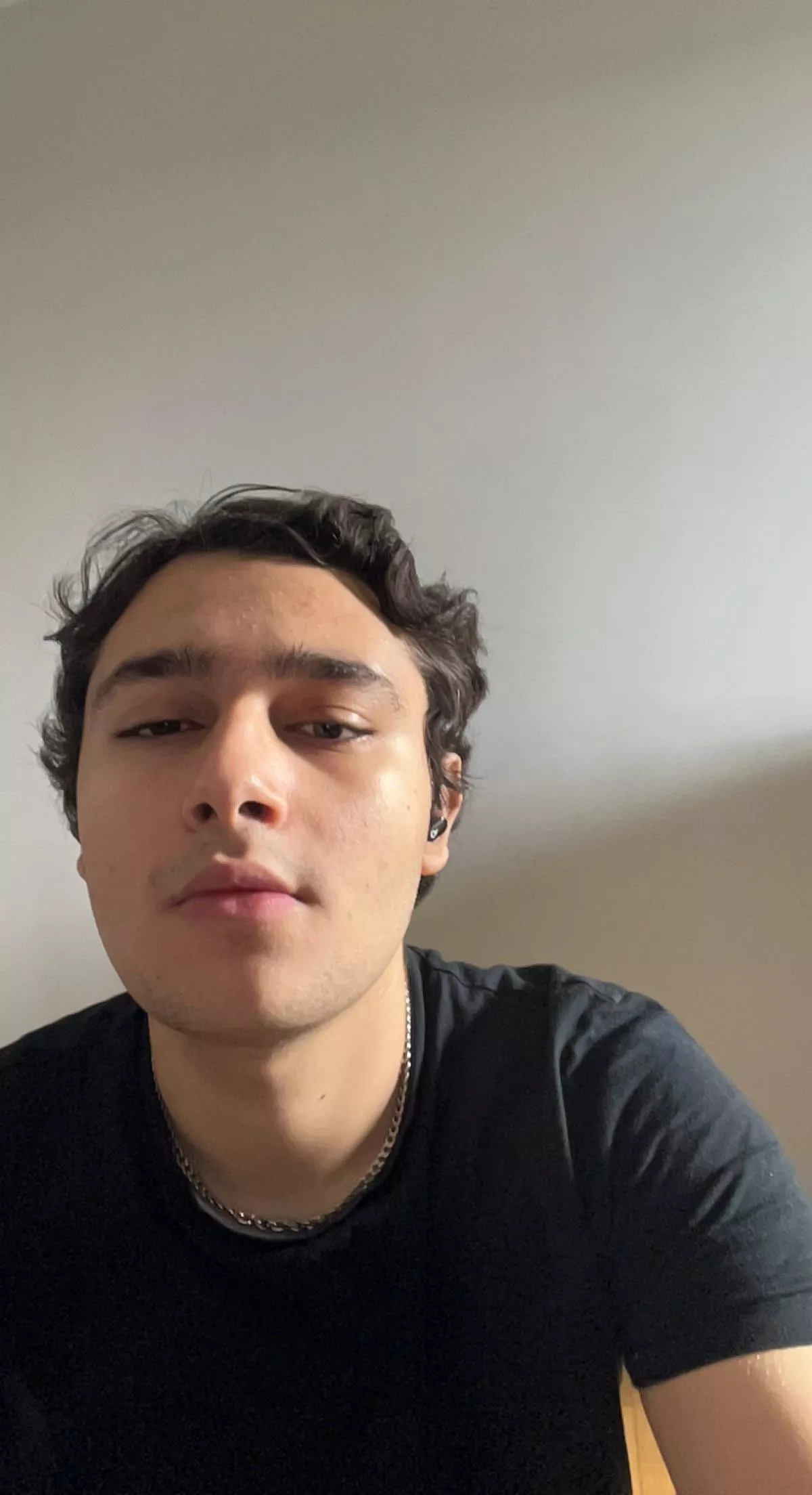 Feeling lonely, anyone wants to cuddle? 🥰