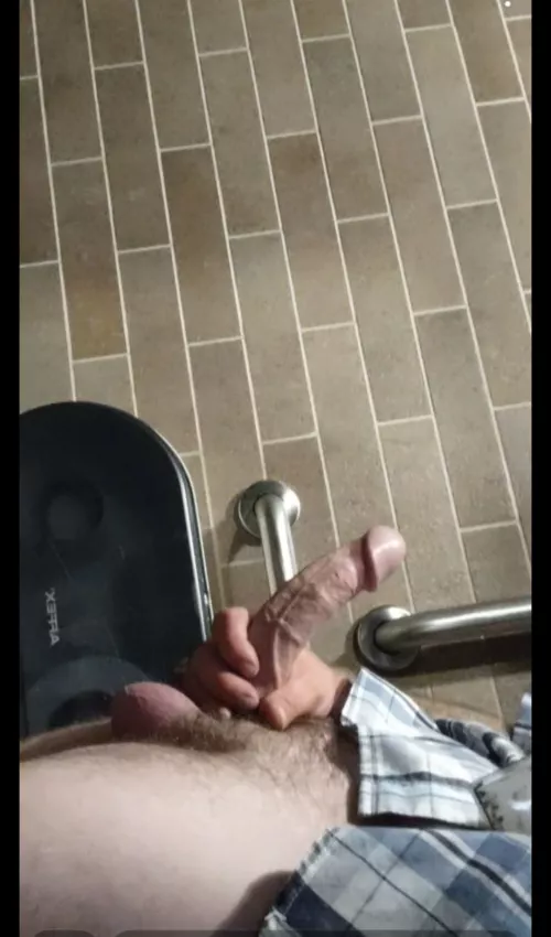 Got hard in the bathroom today (m)(33)