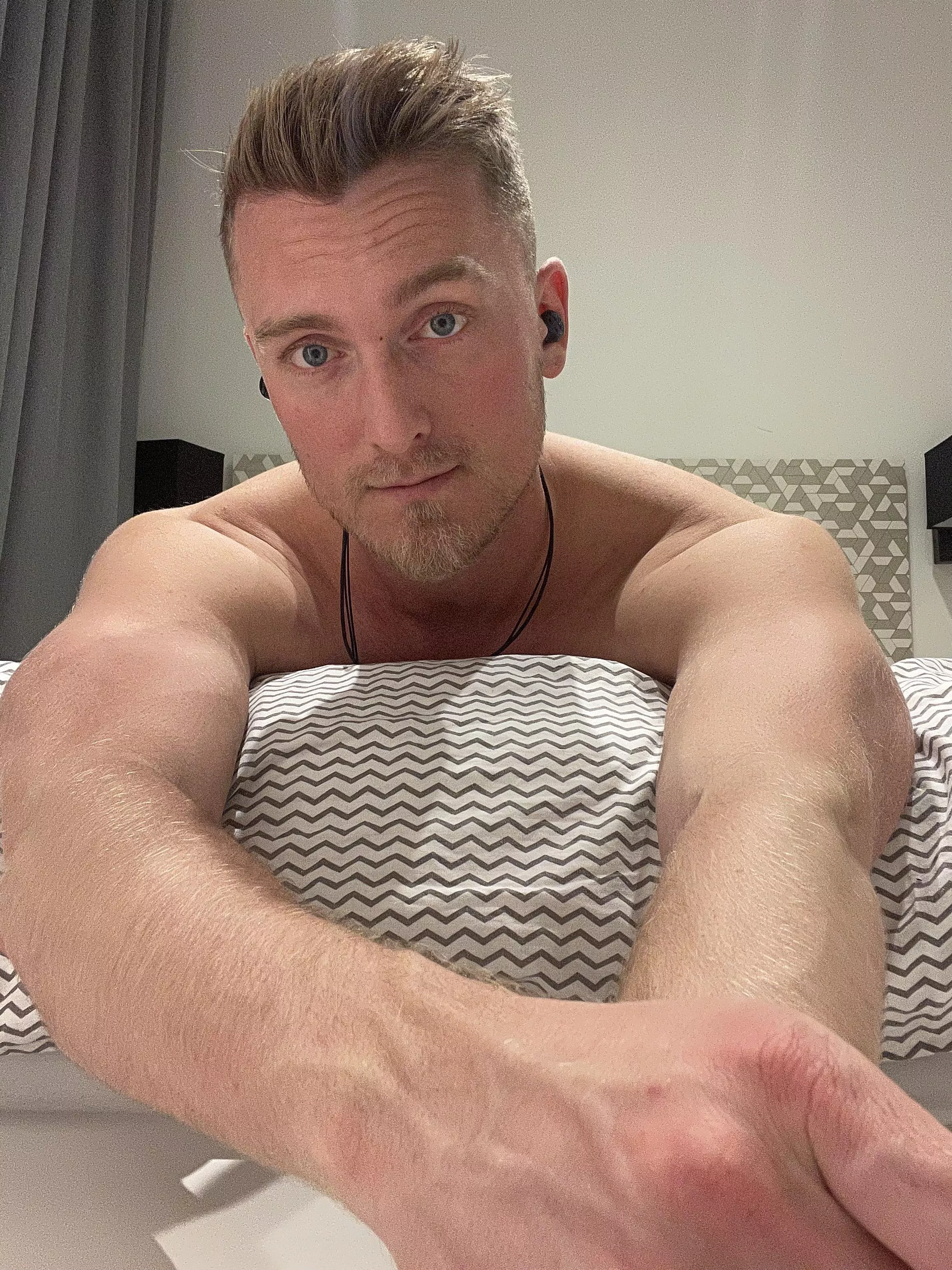 Happy Thanksgiving! Anyone want to get stuffed? 🍗