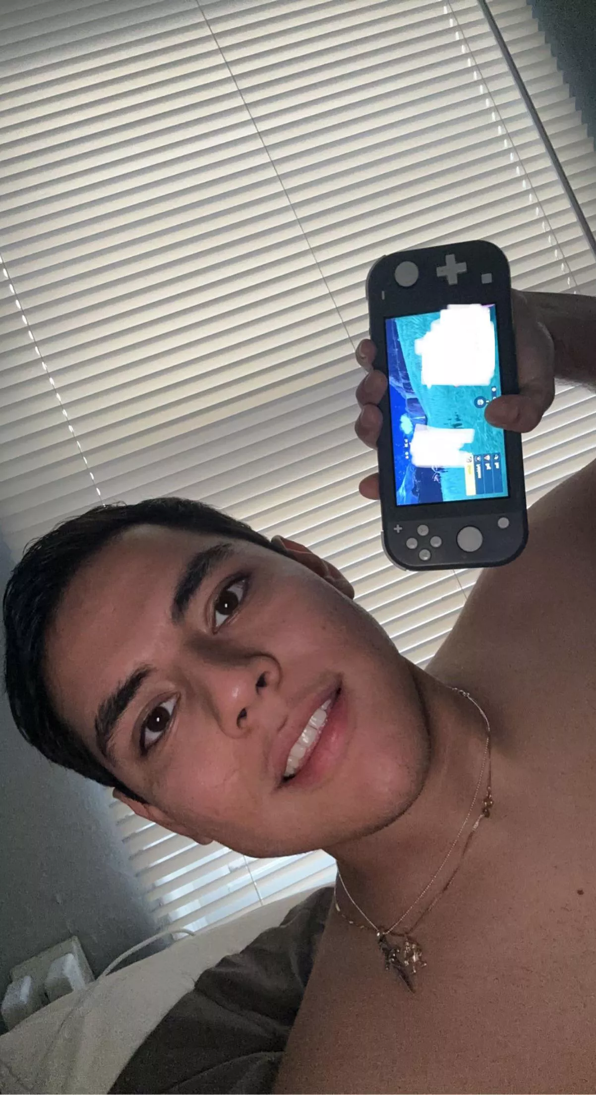 Haven’t quit playing violet for a second, let’s trade or battle? Im ready for either📤 ⚔️!