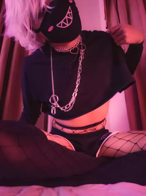 hey you! do you want this goth femboy? >.<