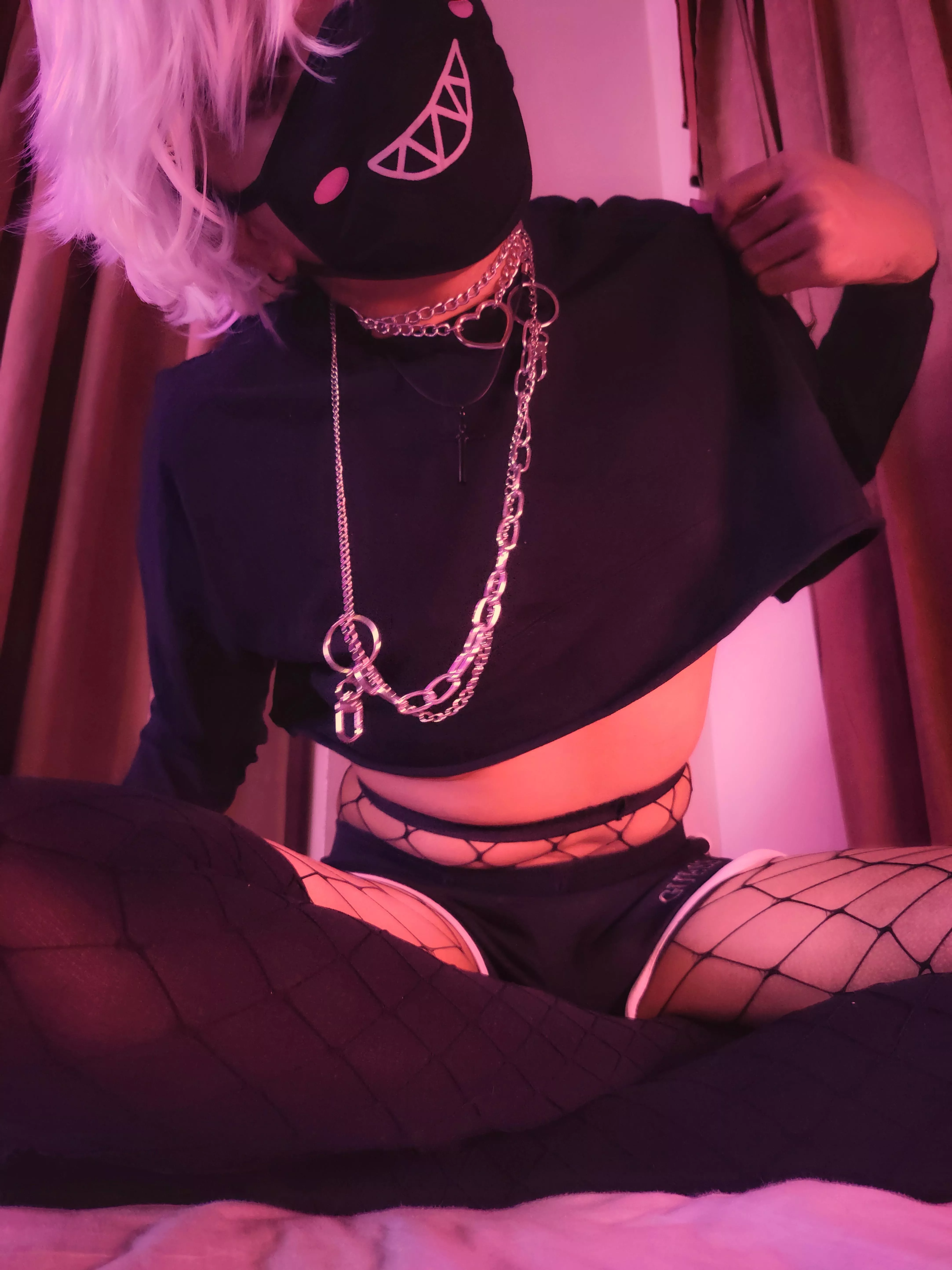 hey you! do you want this goth femboy? >.<