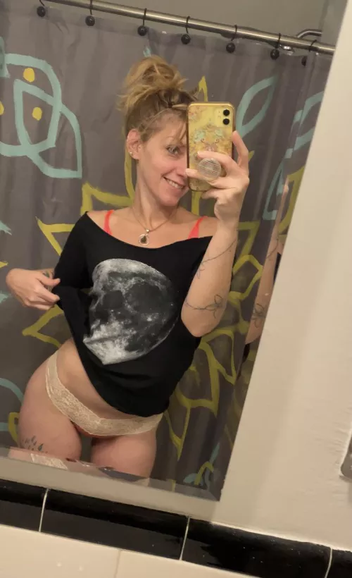 I look cute in clothes too :)