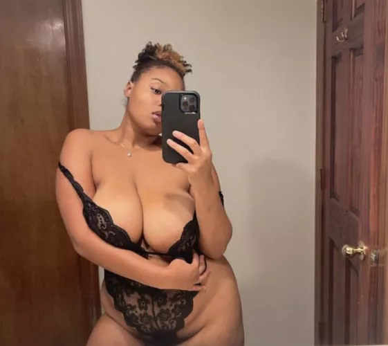 I look good in black