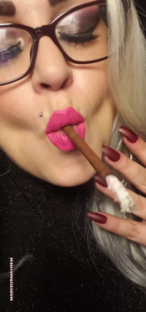 I love them long 🚬👑💋💨