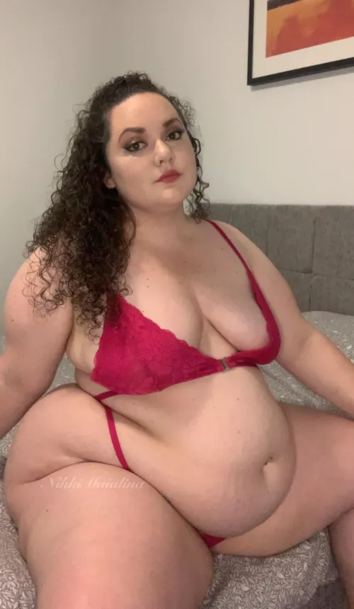 I want this belly touching the bed 🥵