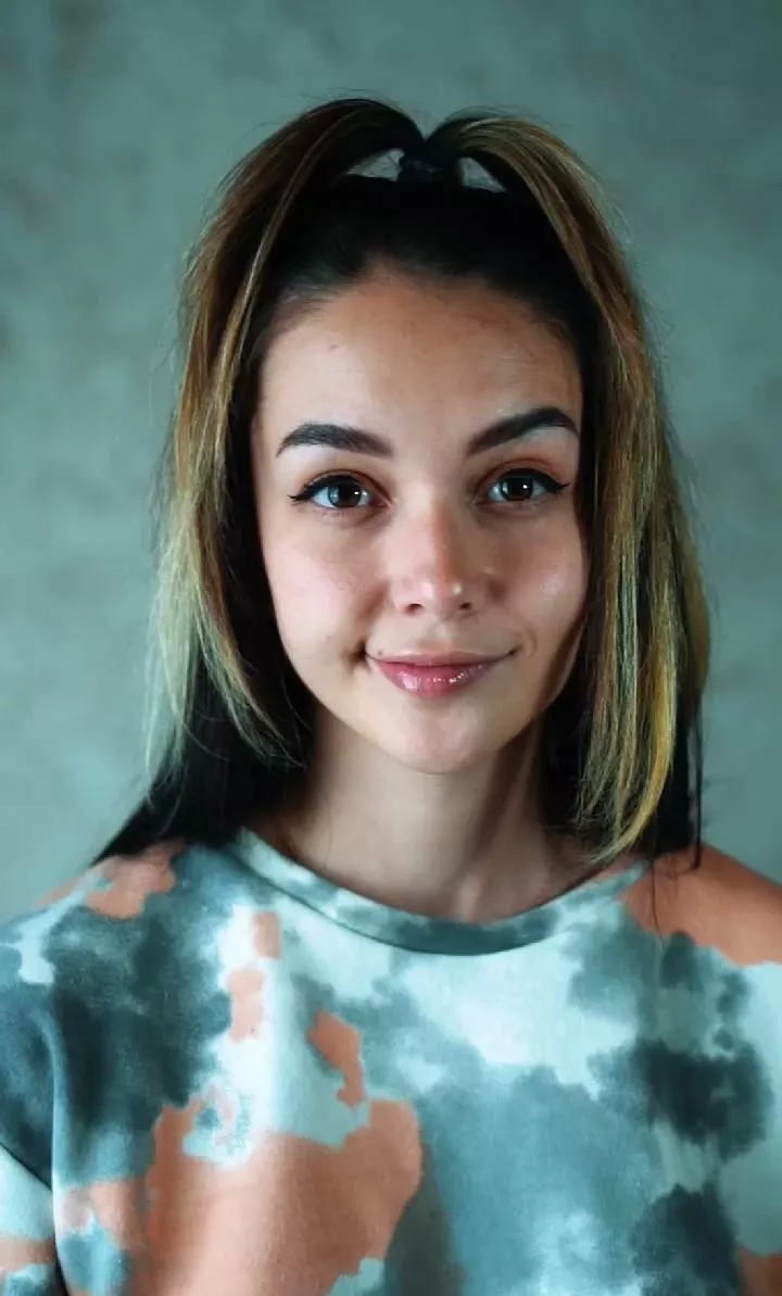 ⬆️ if you want me to send you nudes