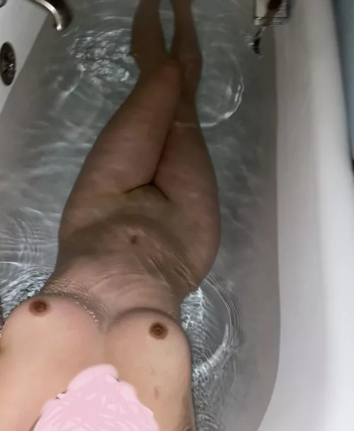 In the bath. (5'2 23f 120lbs)