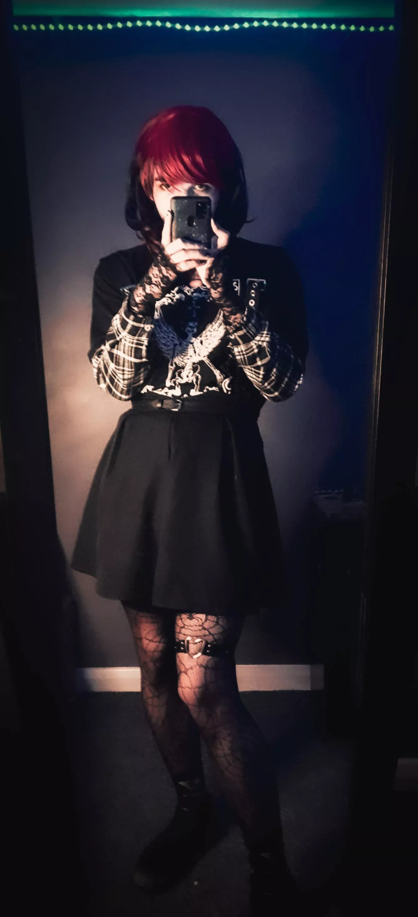 Is my outfit good enough for a headpat this Friday? 🖤