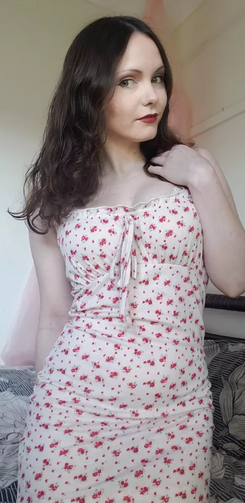 It's hard to find tight dresses when you're 4'9, which is why I love this one so much