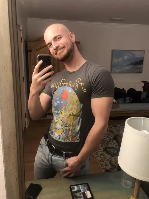 Just a picture of me and my favorite shirt 🤠