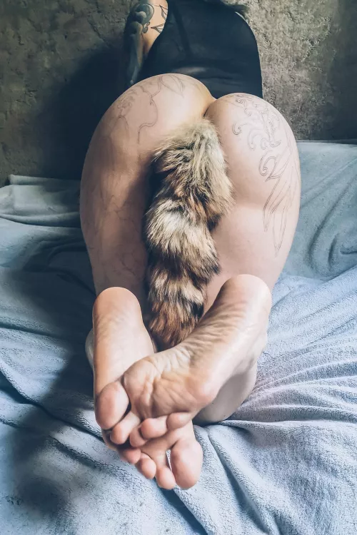 lick my feet 🥰