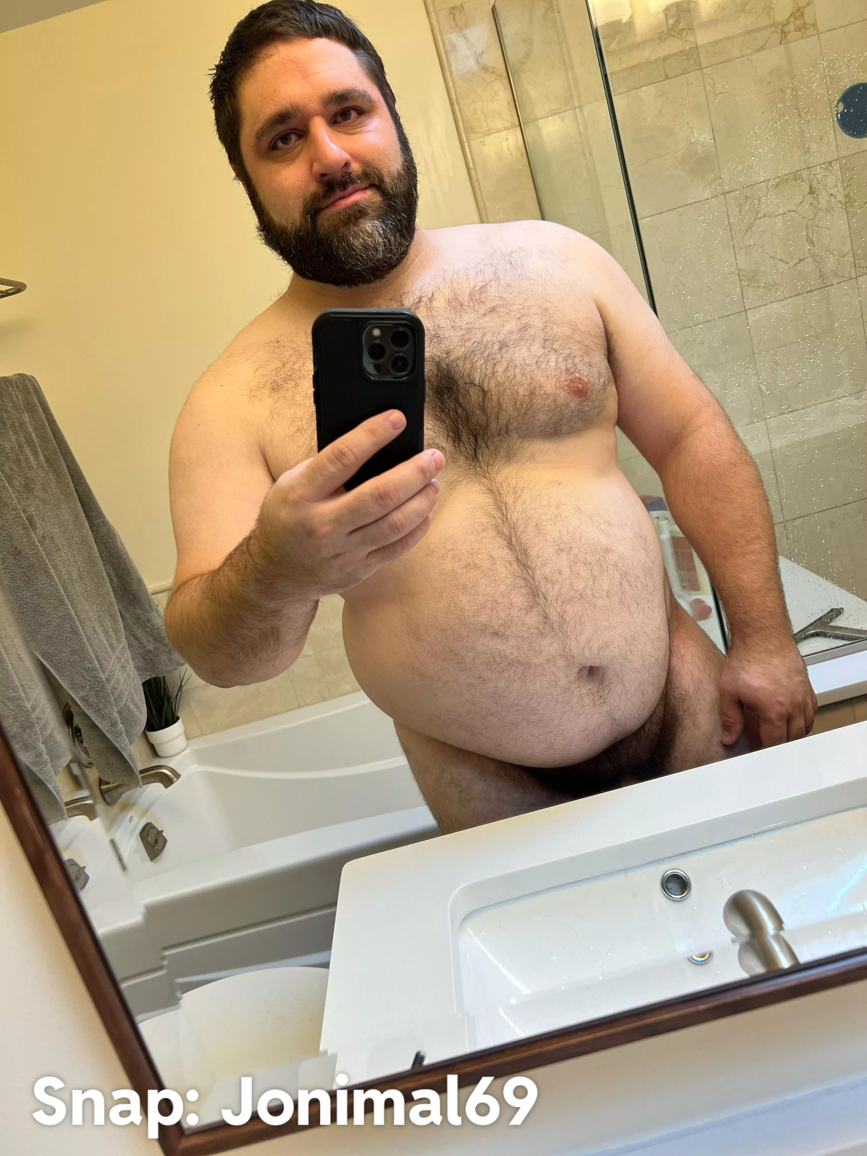 Look’n for that shorty otter king that wants some tight daddy squeezes.