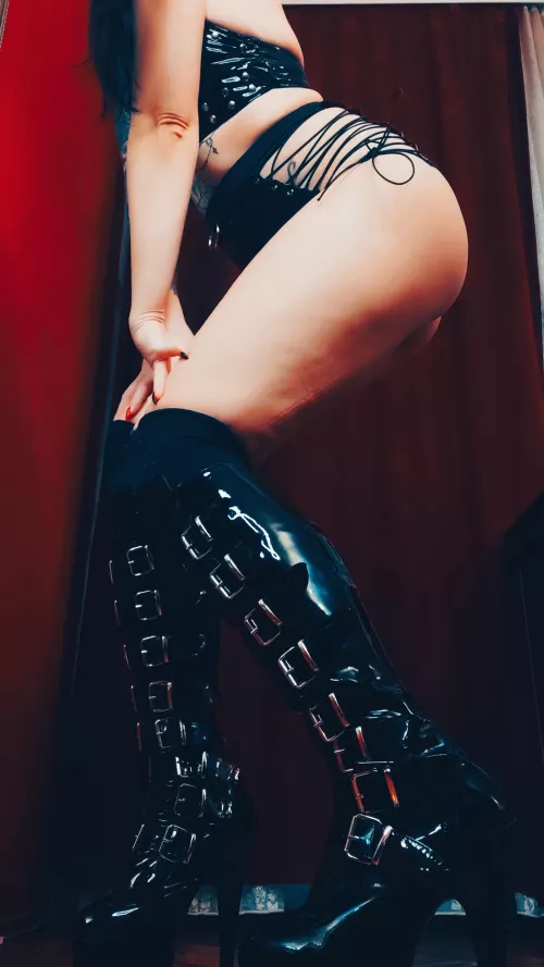 Make them shine, shoeslut