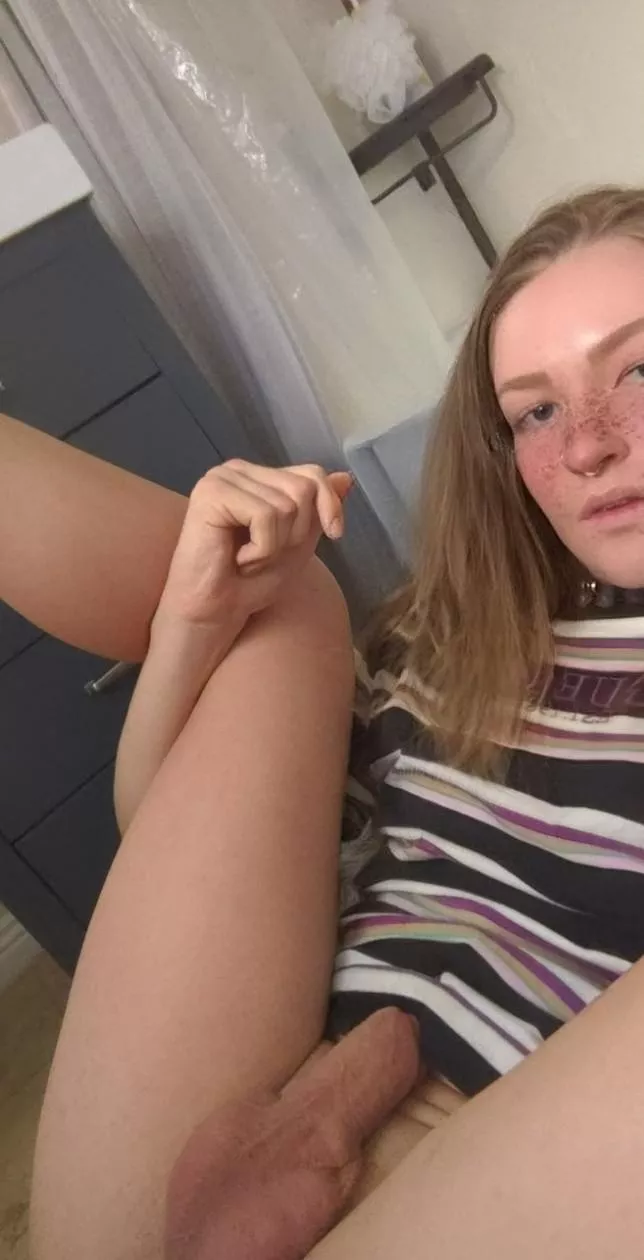 Mommy needs her cock sucked 😋