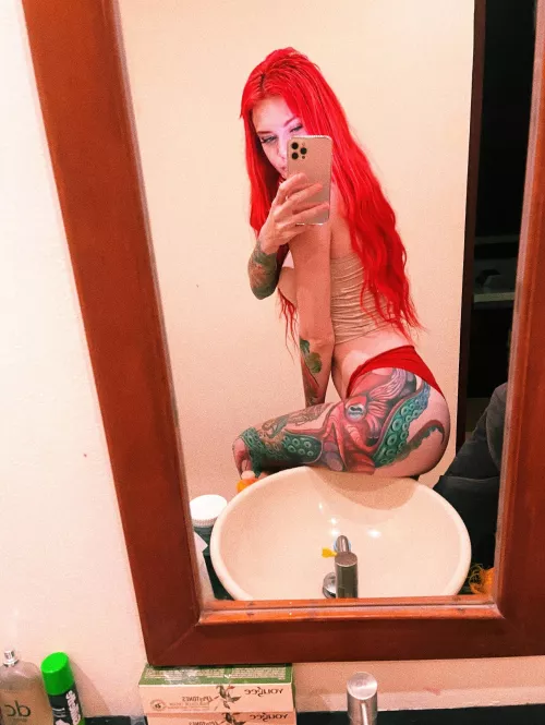 My hot curves will make you tremble