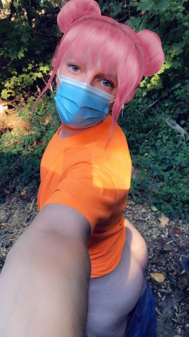 Say hi if I can send you random pics of my butt