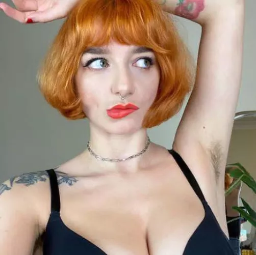 Say hi if I can send you rendom pics of my butt