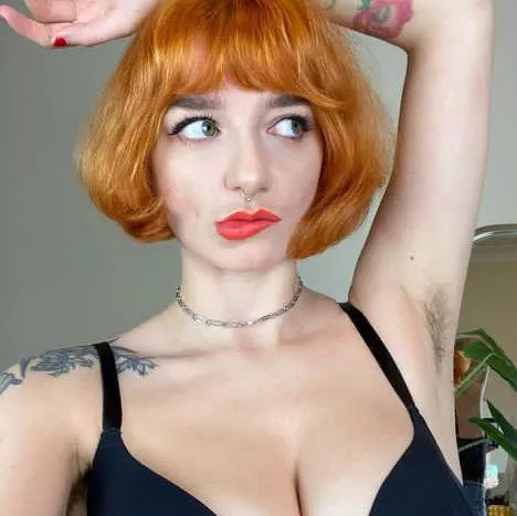 Say hi if I can send you rendom pics of my butt