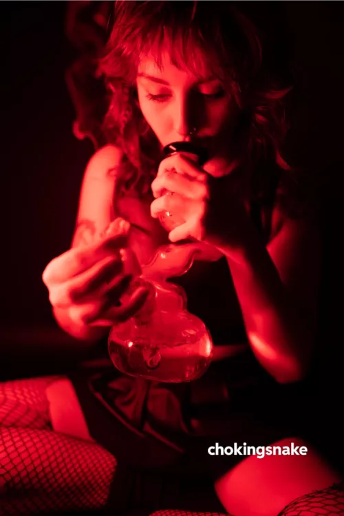 scene queen smokin 💨❤️‍🔥 OC