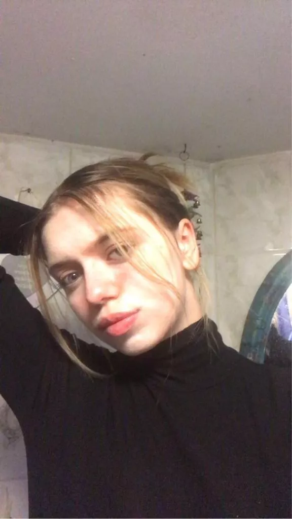 [selling] do you like my British accent? Girlfriend experience available, customs available!