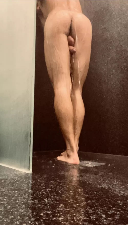 Someone rub my back pls 😛