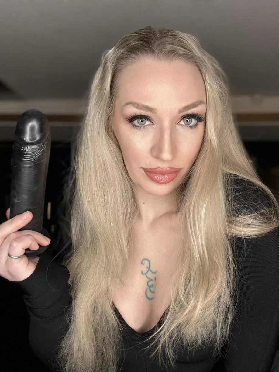 Upv if you’re willing to be totally feminize and get pegged by mistress.