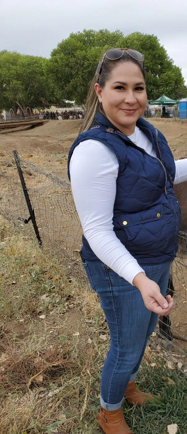 What do you think? Who wants to see more? Does she look familiar?